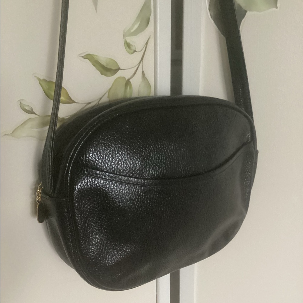 SAKS FIFTH AVENUE black leather bag ITALY EUC crossbody or shoulder - Picture 6 of 11